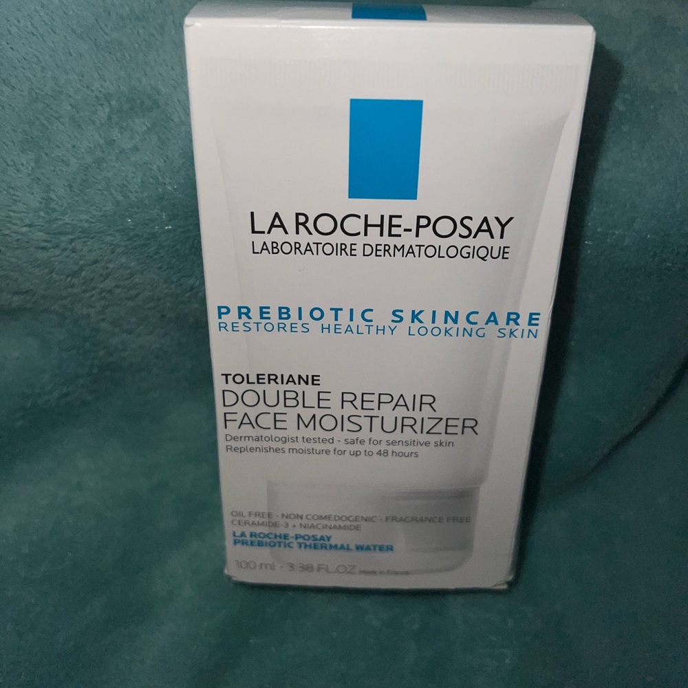 Toleriane Double Repair Face Moisturizer - White